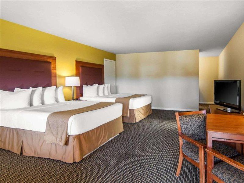 Quality Inn & Suites At Coos Bay North Bend Exterior photo